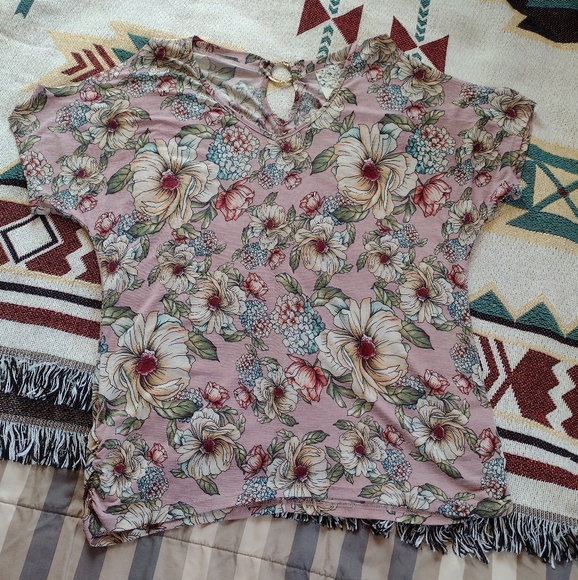 Floral cold shoulder top - Picture 1 of 4
